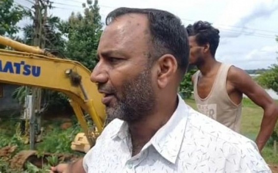 Traffic Chaos in Melaghar After JCB Machine Breaks Down Traffic Chaos in Melaghar After JCB Machine Breaks Down